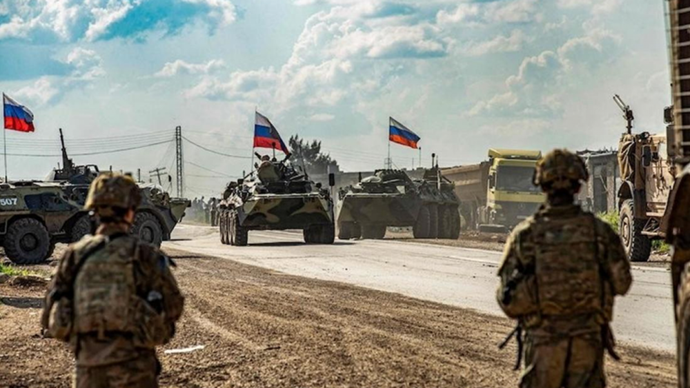 To what extent do Russian operations contribute to the decrease in IS activity in Syria?